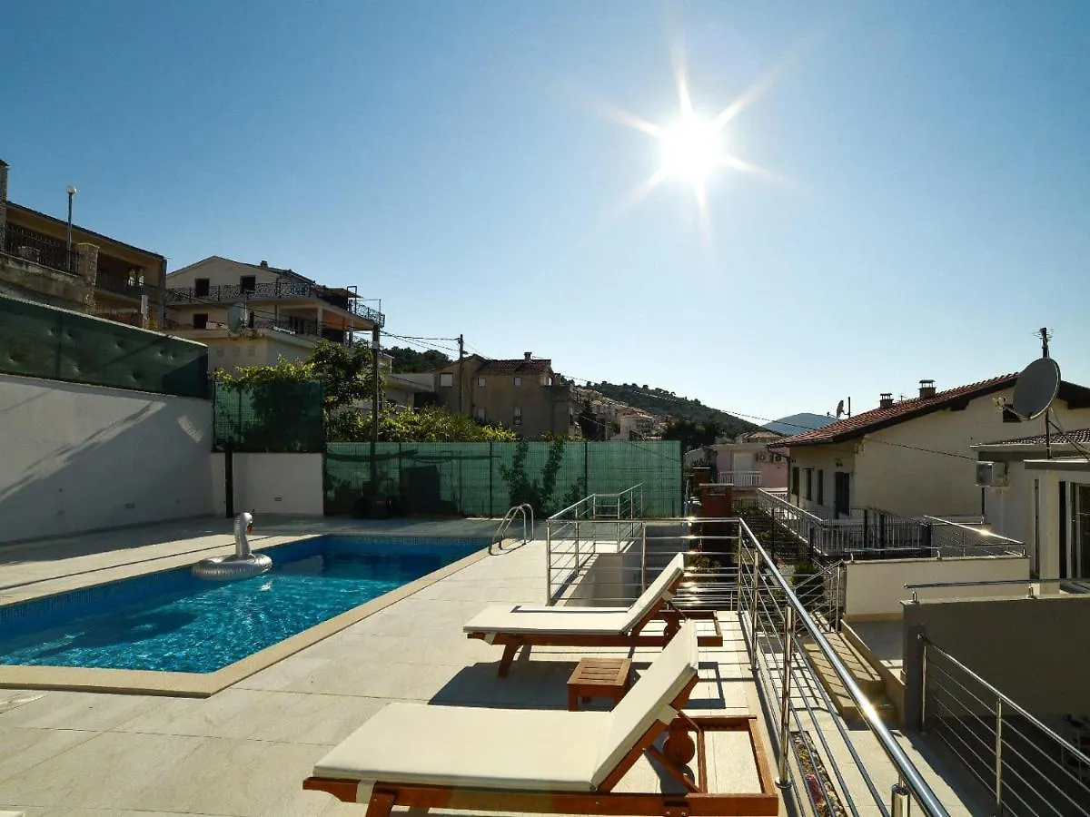 Apartmani Antonia Trogir 0*,  Croatia